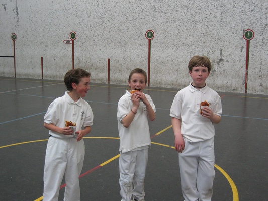 Intxurre pelota eskolako sorrera festa. 2002