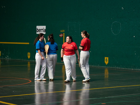 Pelota partidak Intxurre elakrtearenurteurrenean.